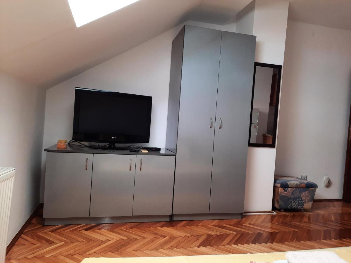 Studio In The Centre Of Novi Sad Apartment Bagian luar foto